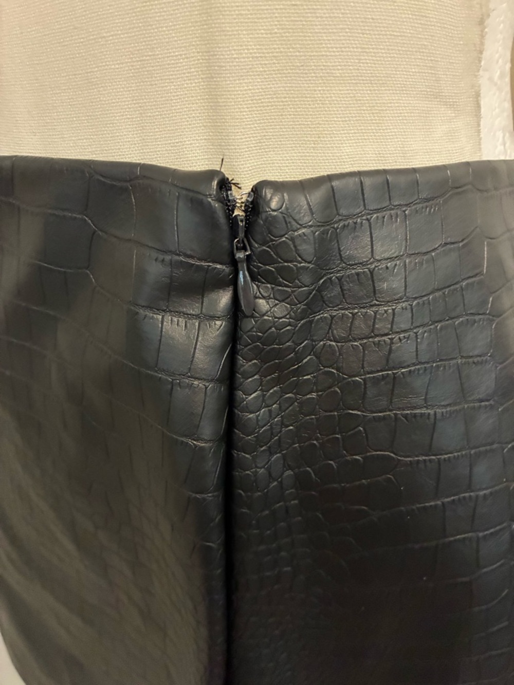 A&F Scarlett Mini Skort-Vegan Leather Croc Texture - Picture 4 of 4